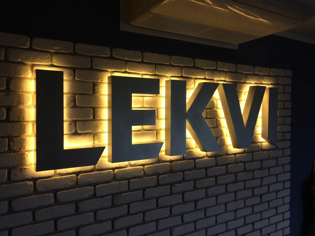 Acrylic Signage: Sleek and Versatile